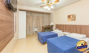 Standard Room, 2 Twin Beds | Minibar, desk, free WiFi, bed sheets