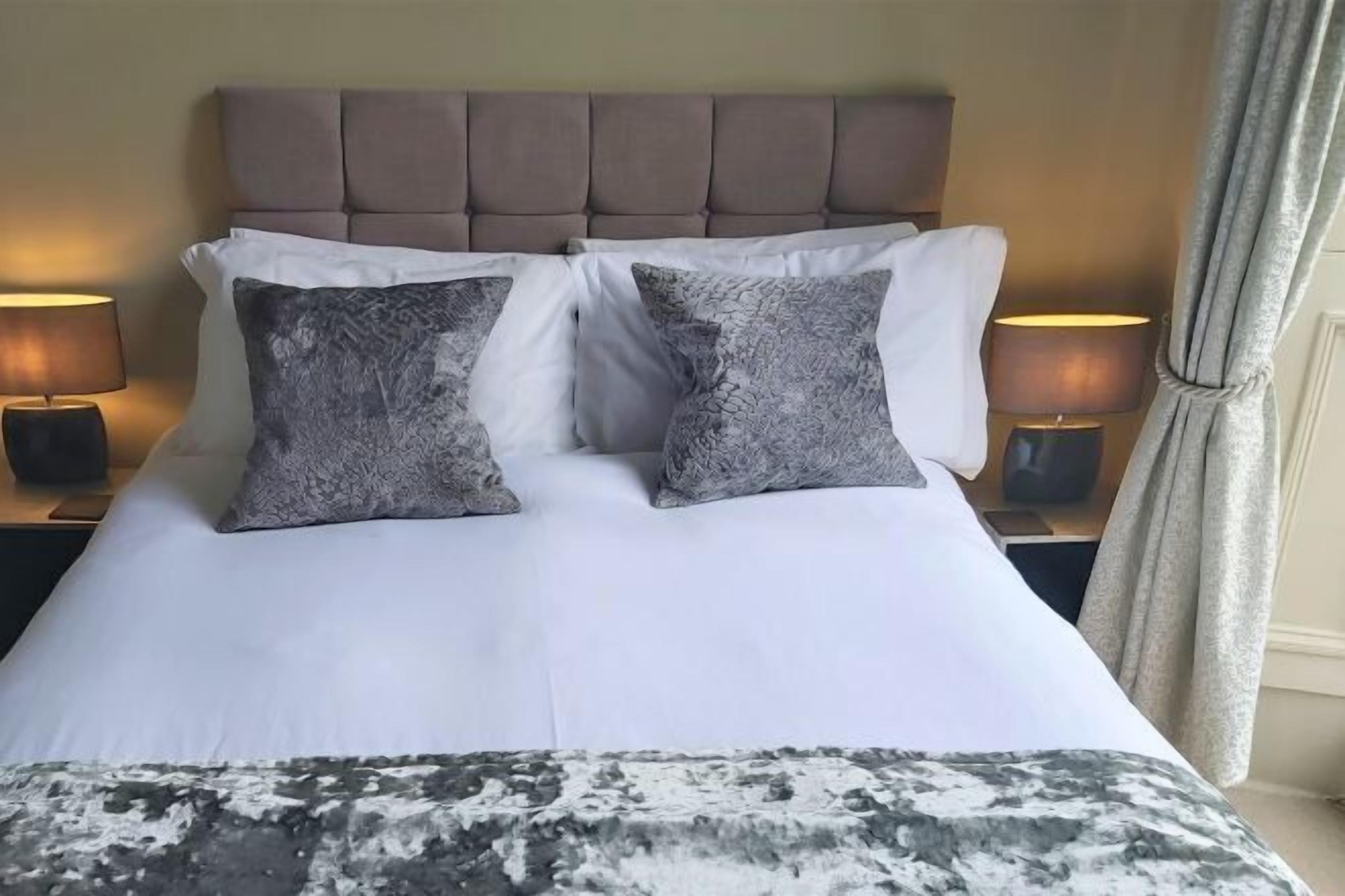 Egyptian cotton sheets, individually decorated, individually furnished