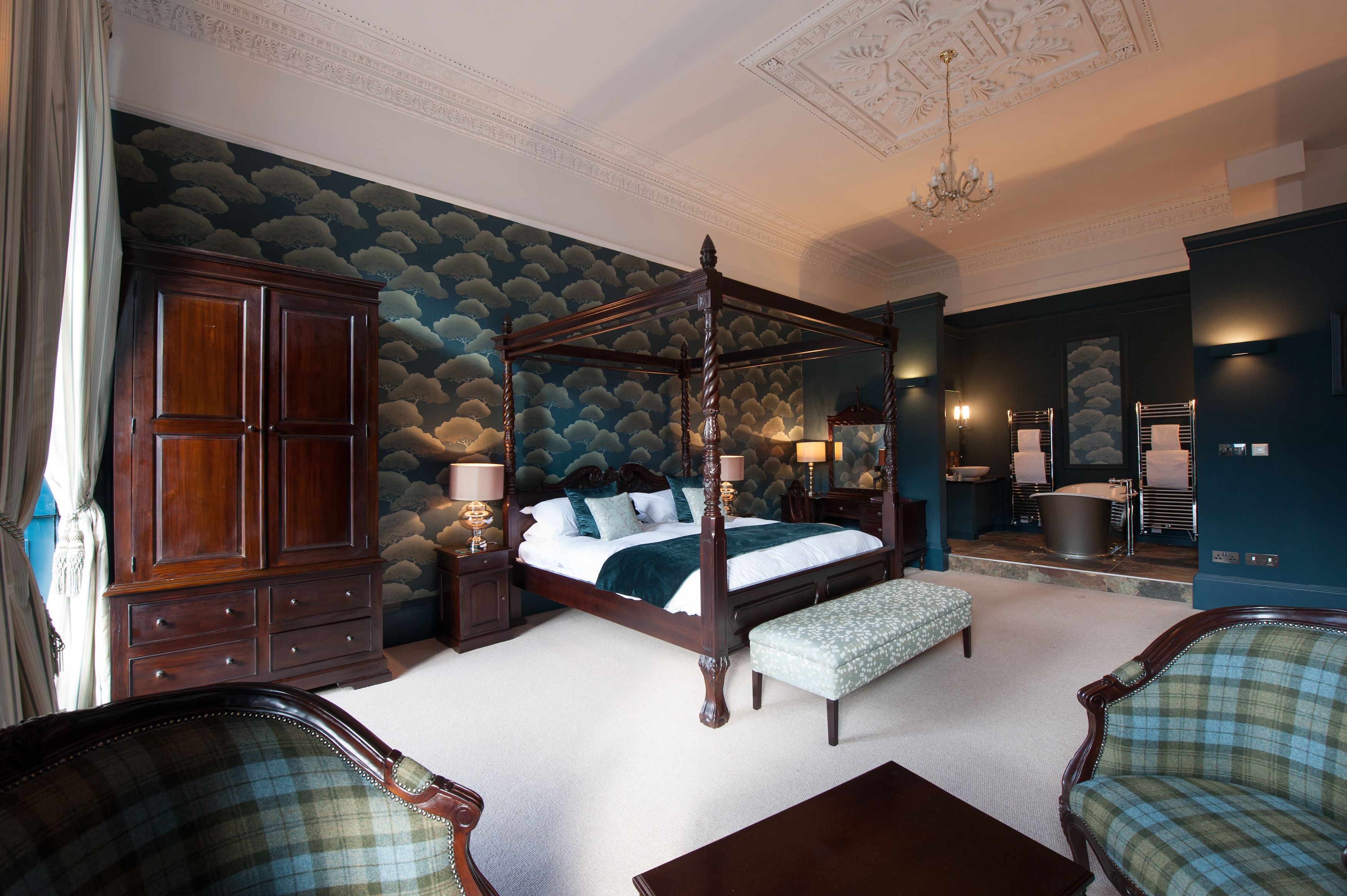 georgian suite | egyptian cotton sheets, individually decorated, individually furnished