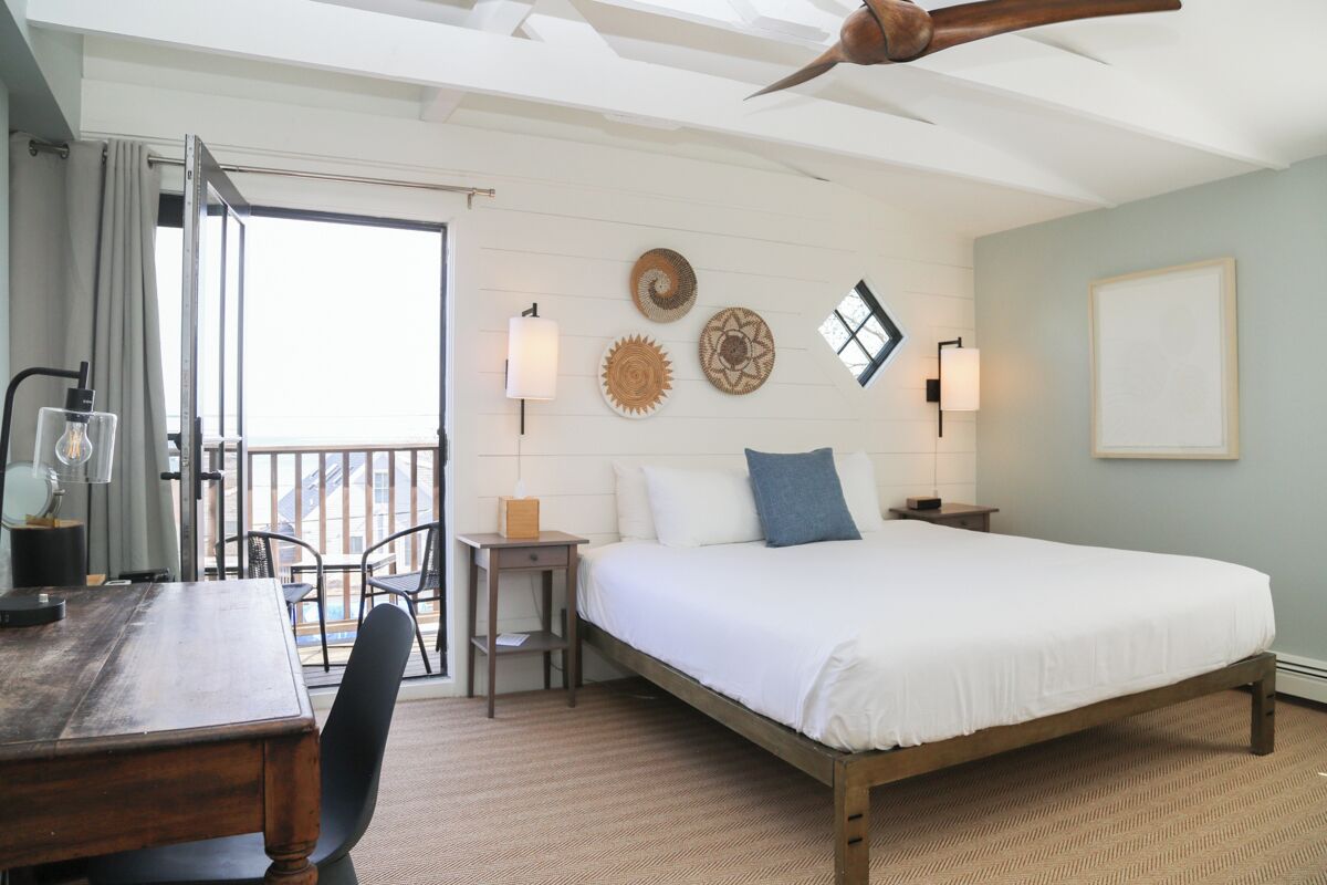 deluxe room, 1 king bed, balcony | iron/ironing board, free wifi, bed sheets