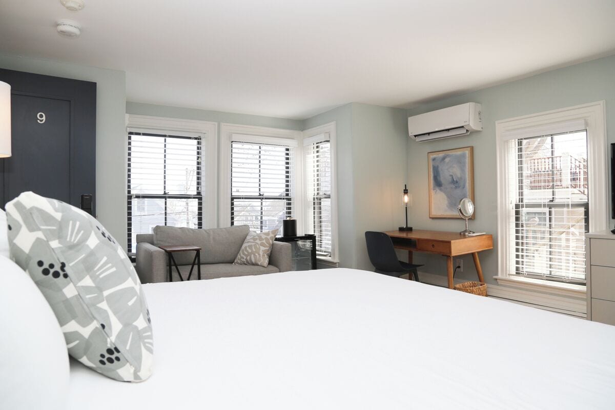 deluxe room, 1 king bed | iron/ironing board, free wifi, bed sheets