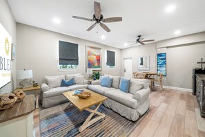 Family Suite, 2 Bedrooms, Non Smoking | Living area