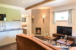 Family Suite, 2 Bedrooms | Living area - Wellness B&B De Zevenslaper (Geetbets)