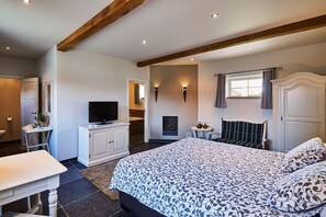 Habitación Confort doble | Minibar, caja fuerte, wifi gratis y ropa de cama
