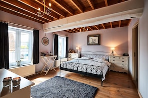 Standard Double Room | Minibar, in-room safe, free WiFi, bed sheets - Wellness B&B De Zevenslaper (Geetbets)