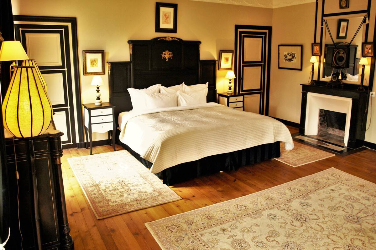 1 bedroom, premium bedding, minibar, in-room safe