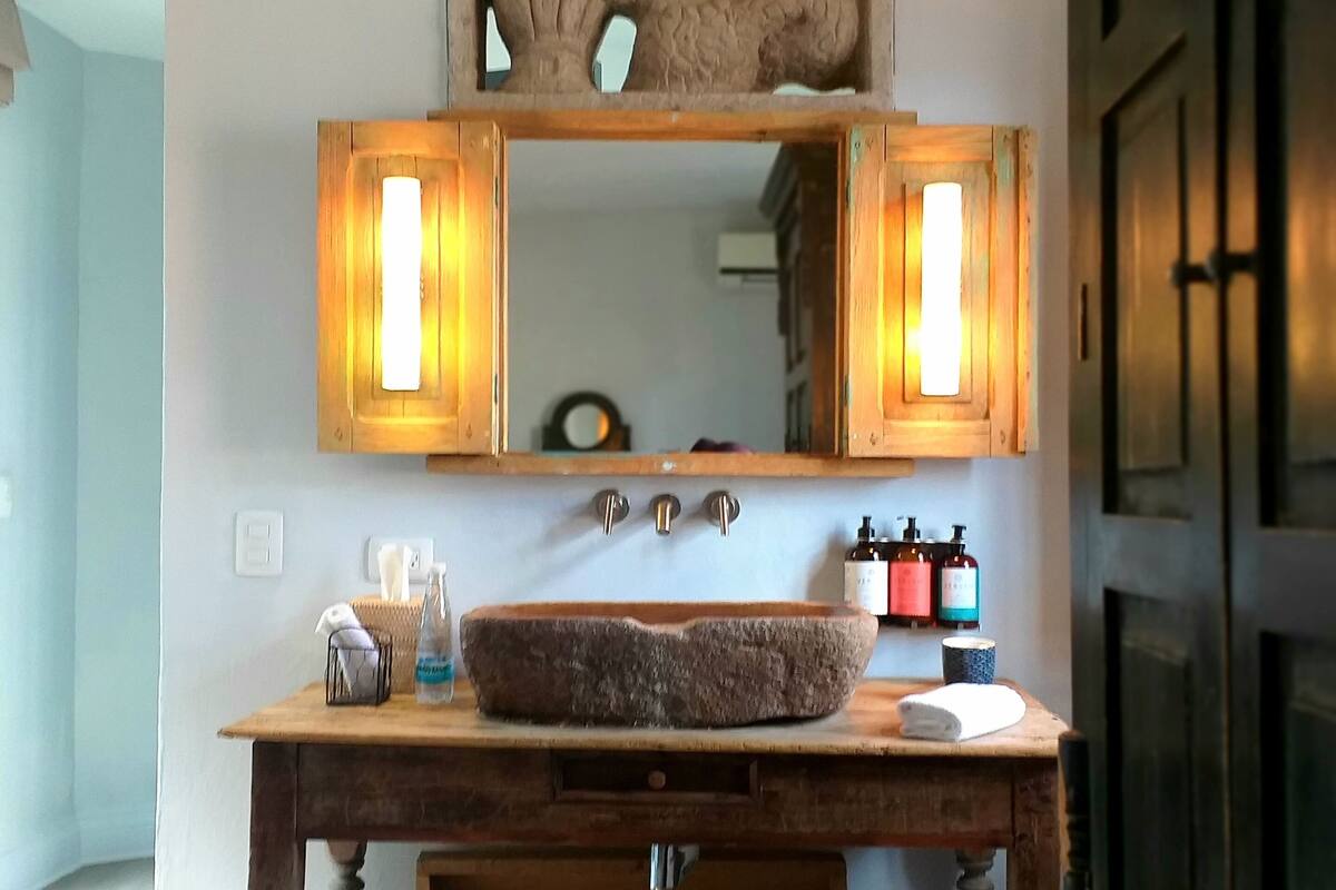 superior room | bathroom | designer toiletries, hair dryer, towels