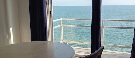 Deluxe Double Room | Desk, iron/ironing board, free WiFi, bed sheets