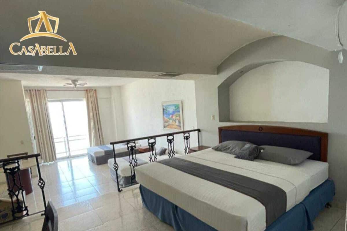 Chambre Triple Standard, plusieurs lits | Bureau, fer et planche à repasser, Wi-Fi gratuit, draps fournis