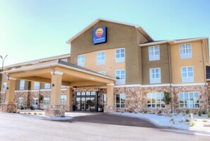Front of property - Comfort Inn & Suites West Artesia (Artesia)