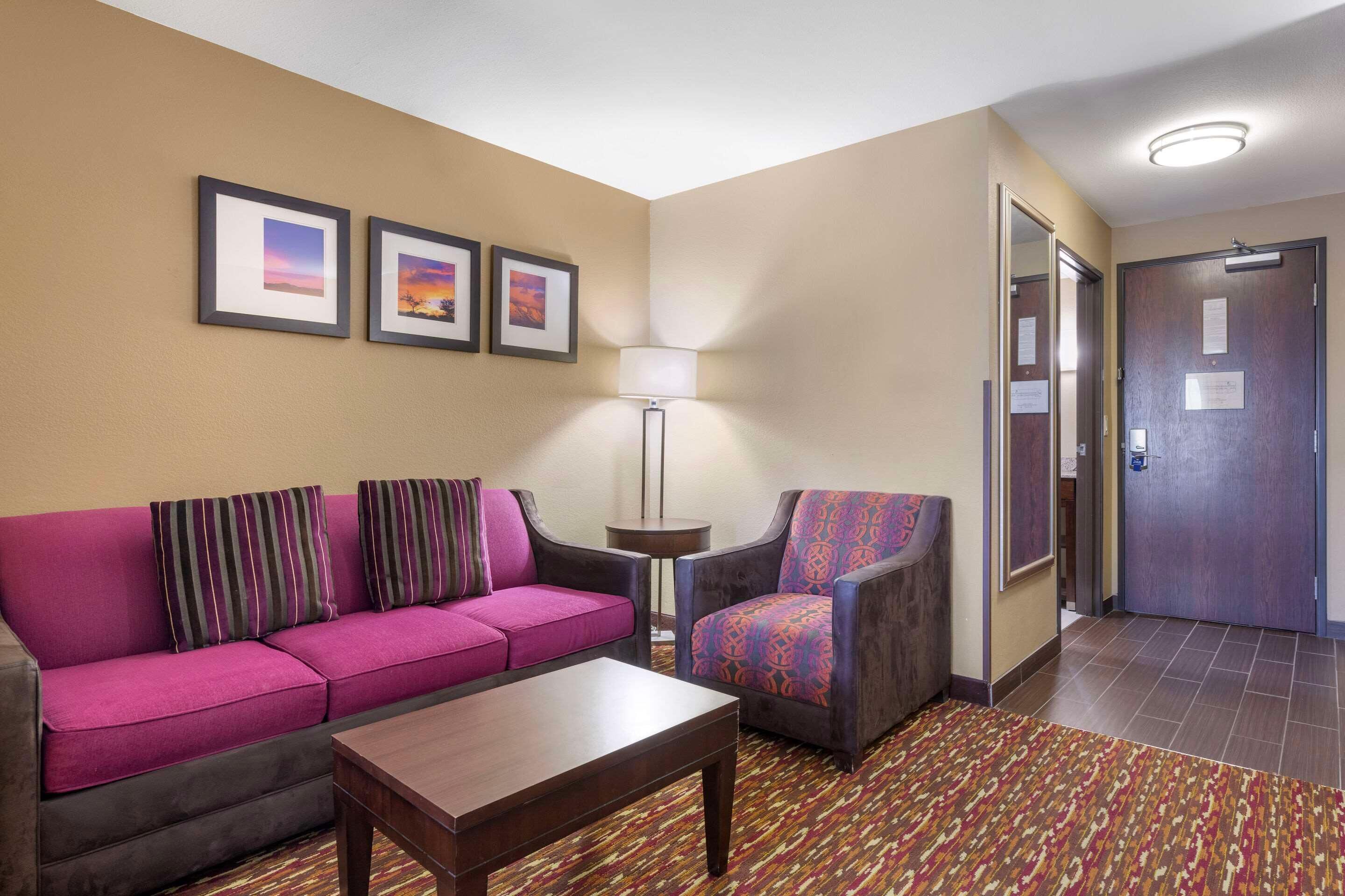 Premium bedding, pillowtop beds, desk, laptop workspace