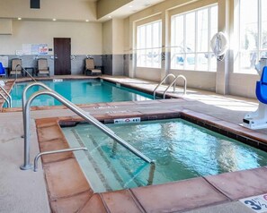 Indoor pool - Comfort Inn & Suites West Artesia (Artesia)