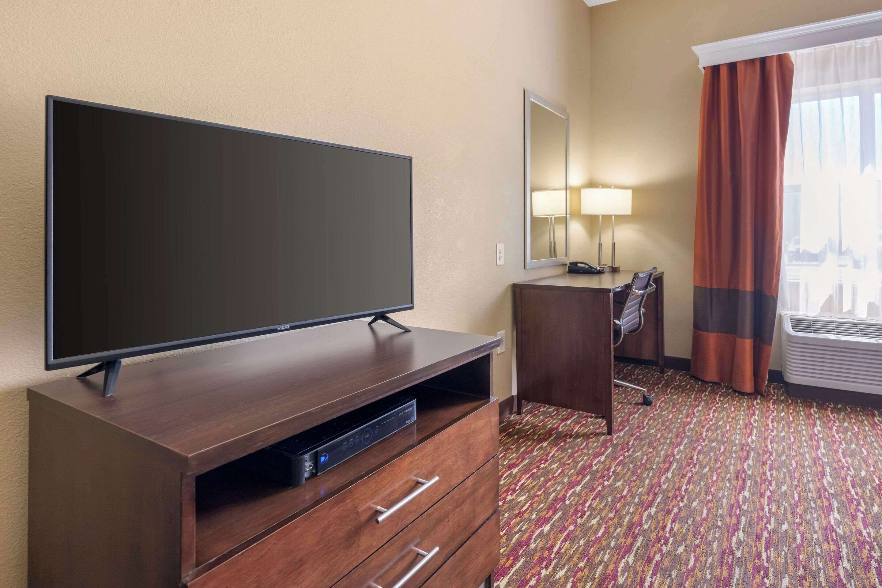 standard room, 2 queen beds, non smoking | premium bedding, pillow-top beds, desk, laptop workspace