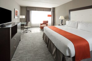 Premium bedding, desk, iron/ironing board, free WiFi - Holiday Inn Hotel & Suites Davenport by IHG (Davenport)