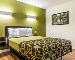 Standard Room, 1 Queen Bed, Non Smoking | In-room safe, iron/ironing board, rollaway beds, free WiFi