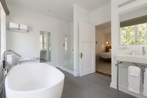 Shower, rainfall showerhead, designer toiletries, hair dryer -  Oakhurst Inn at the University (Charlottesville)