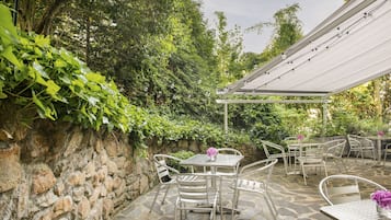 Kahvaltı, öğle yemeği ve brunch sunulur