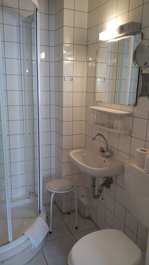 Bathroom - Central Galerie Hotel Am Beethoven Haus (Bonn)