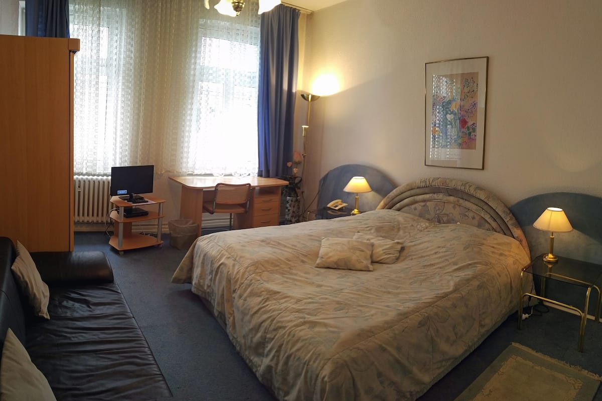 Business-Dreibettzimmer, 1 Queen-Bett und Schlafsofa