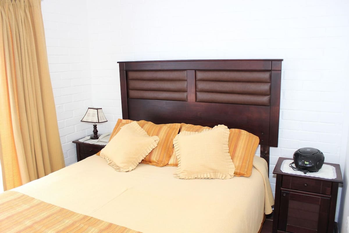 1 habitación y ropa de cama de alta calidad
