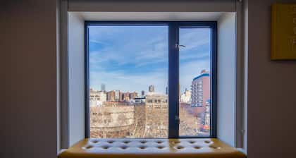 Leon Hotel LES