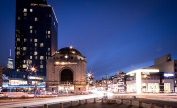 Hotel Exterior at Leon Hotel LES