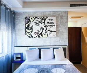 Superior Queen | Premium bedding, in-room safe, desk, soundproofing - Leon Hotel LES (New York)