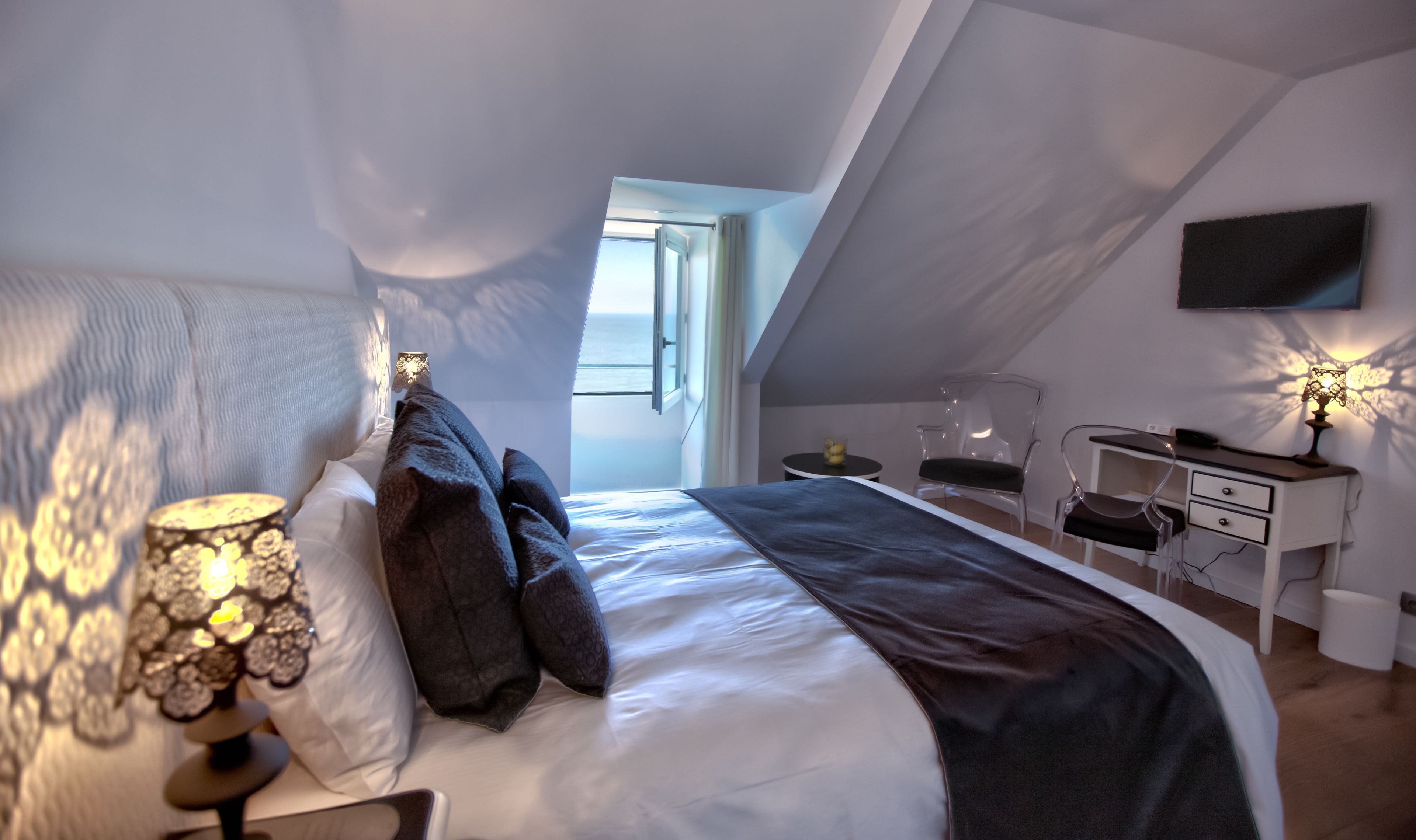 comfort room | individually decorated, desk, soundproofing, iron/ironing board