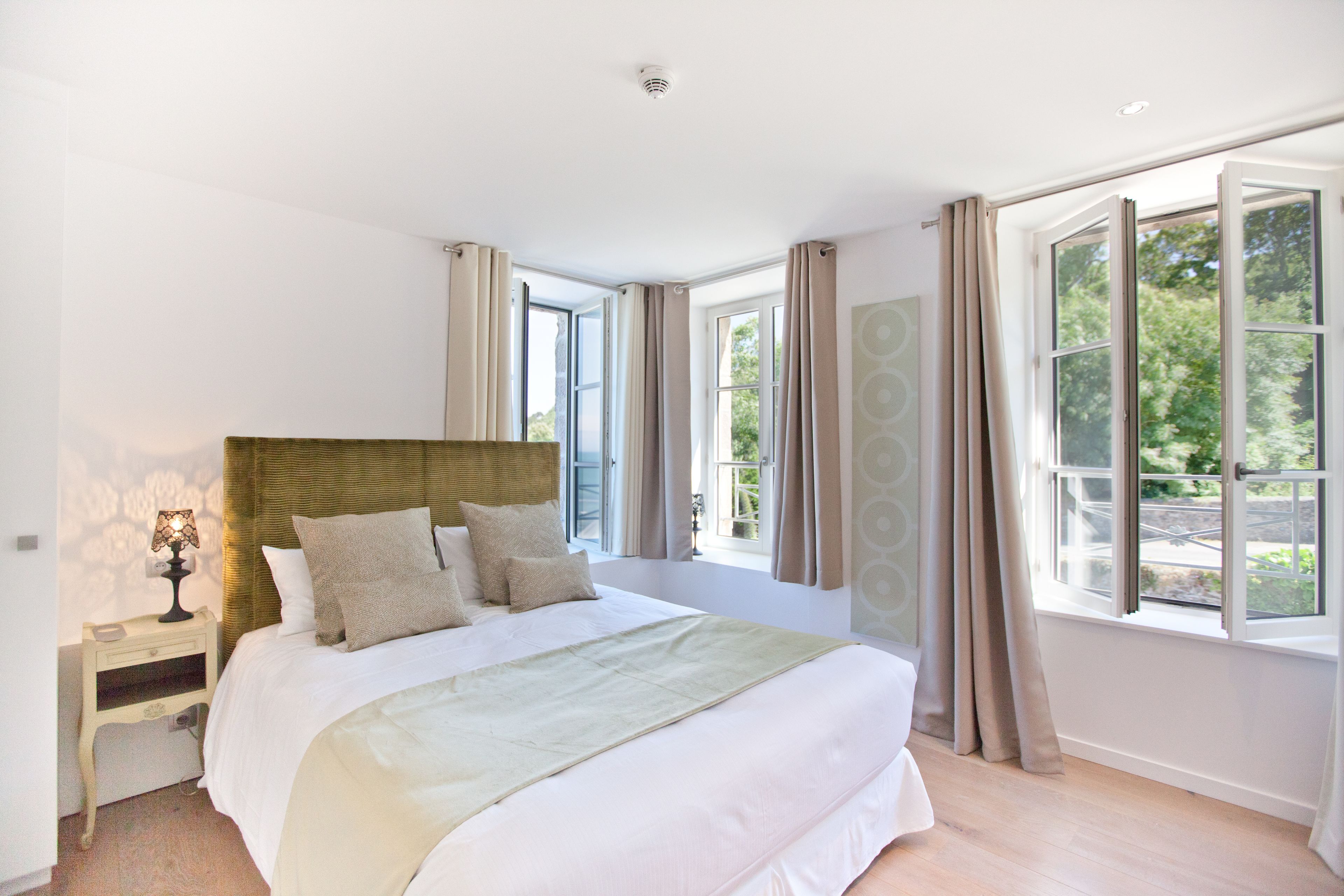 comfort room | individually decorated, desk, soundproofing, iron/ironing board