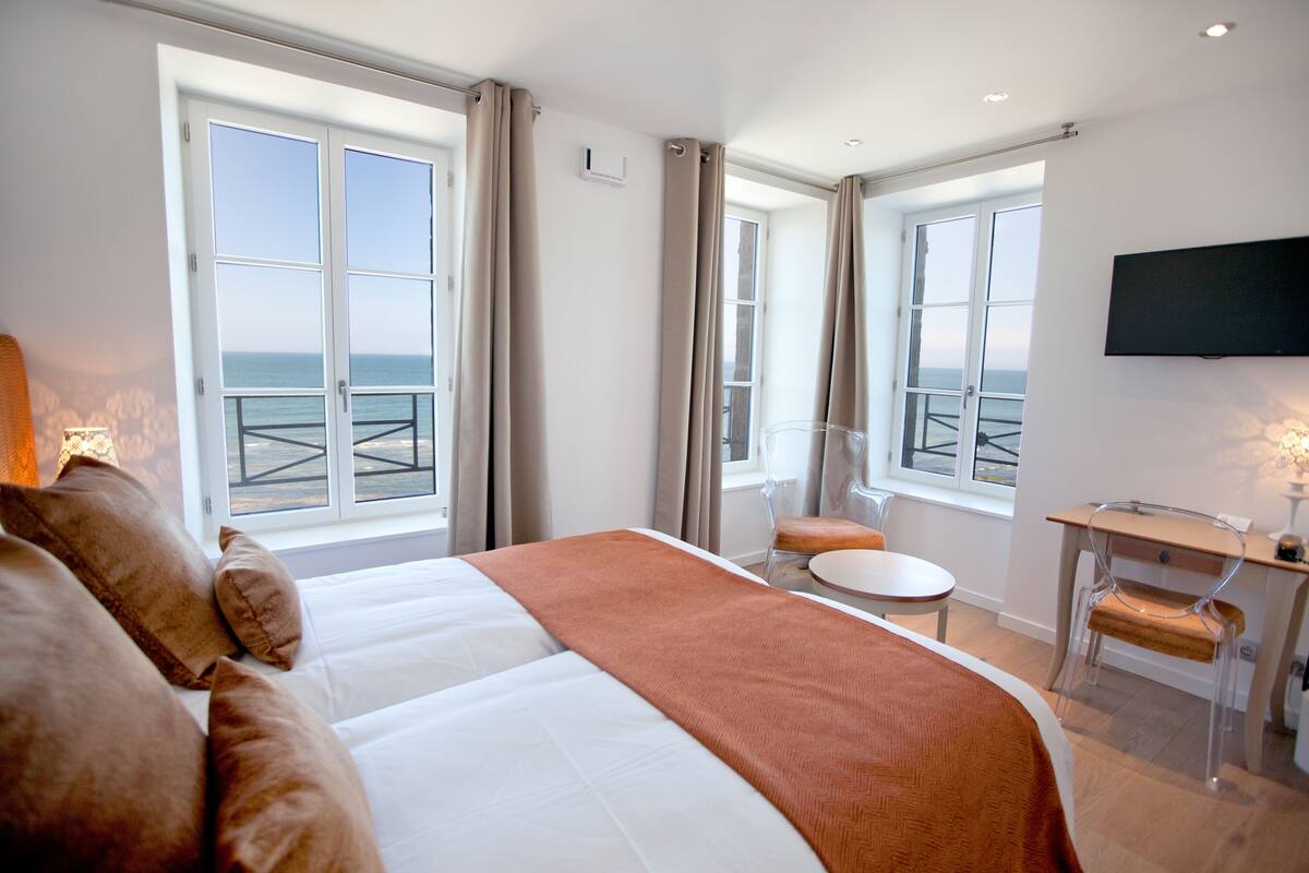 comfort room | individually decorated, desk, soundproofing, iron/ironing board