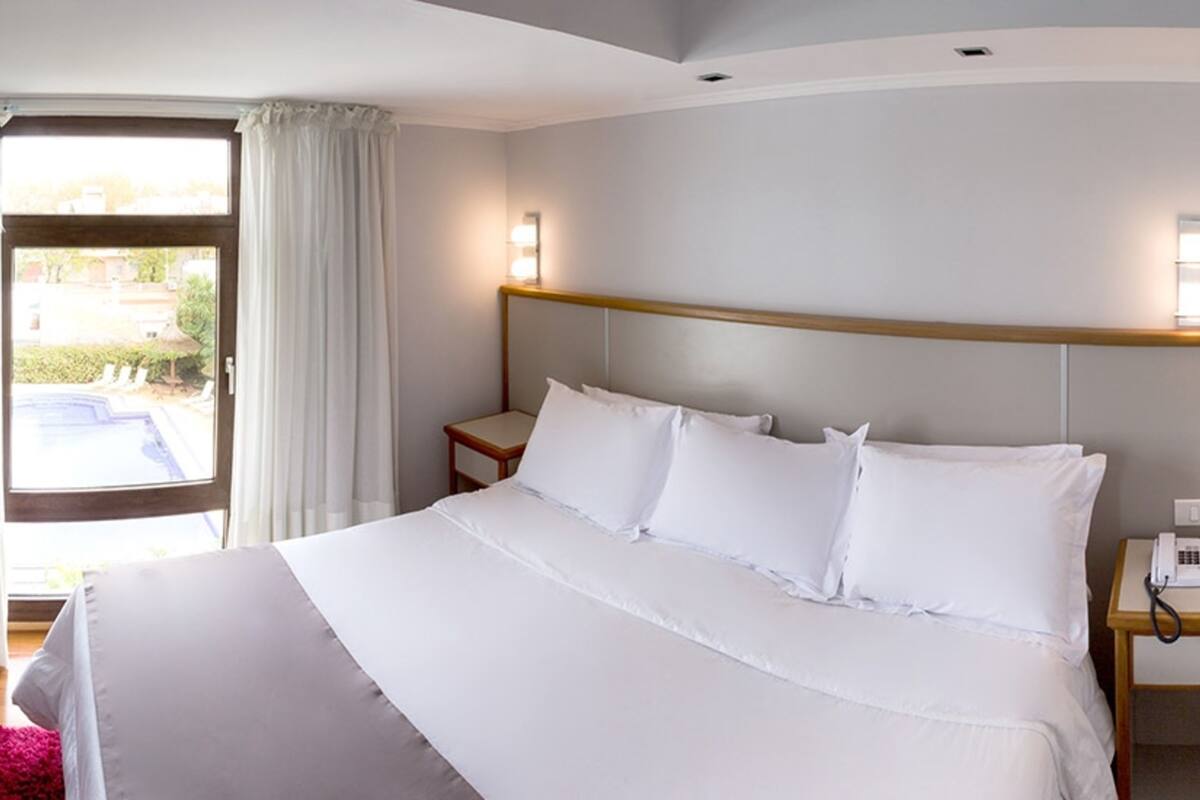 Deluxe Double Room | Cribs (free), WiFi (free), bed sheets