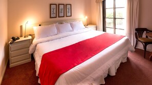 Dobbeltrom – deluxe | Barnesenger (inkludert), wi-fi (inkludert) og sengetøy