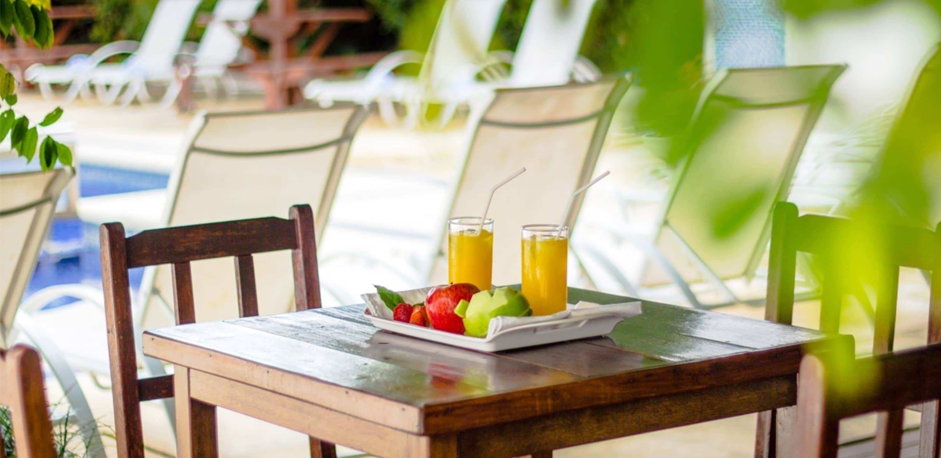 بوفيه فطور مجانًا يوميًا