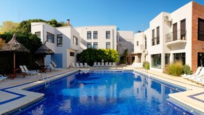 Indoor pool, outdoor pool