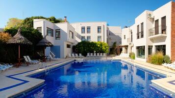Indoor pool, outdoor pool