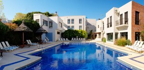 室内游泳池，室外游泳池