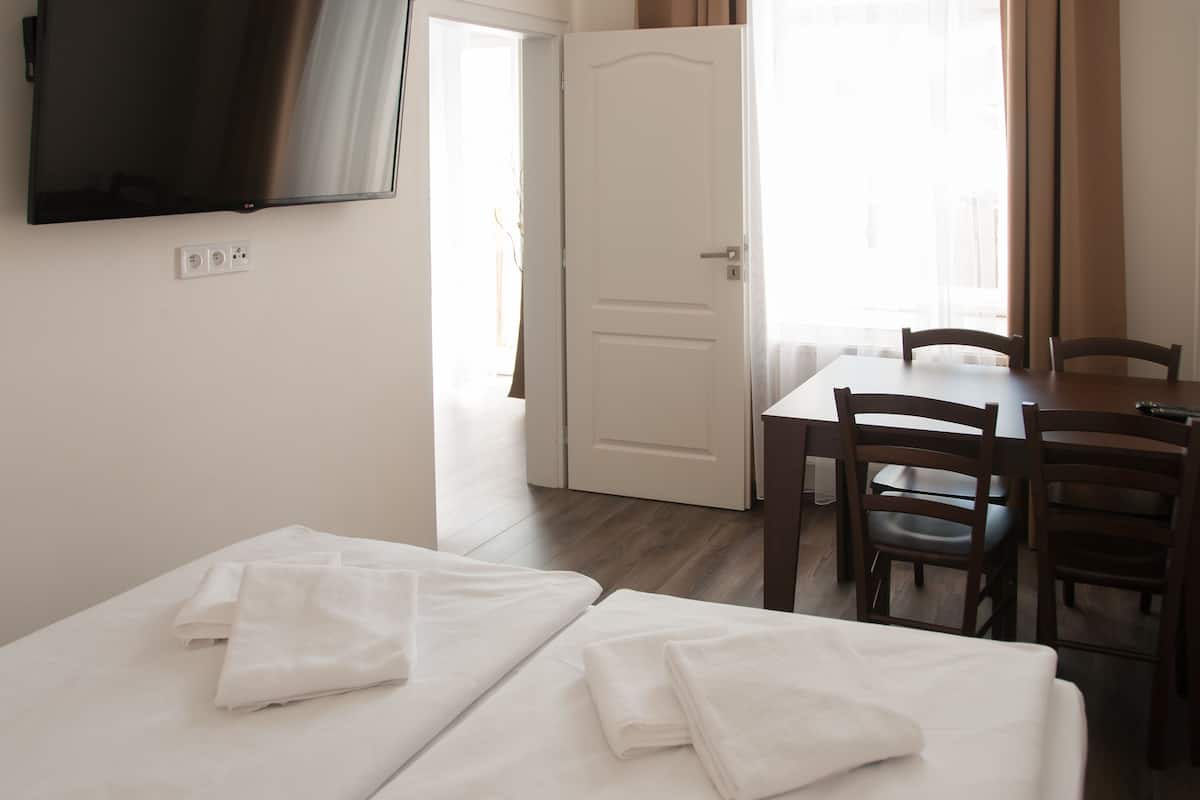 Apartment, Terrace | In-room safe, blackout drapes, soundproofing, iron/ironing board