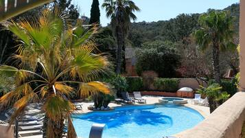 Apartamento superior, 1 habitación, terraza | Vistas del balcón