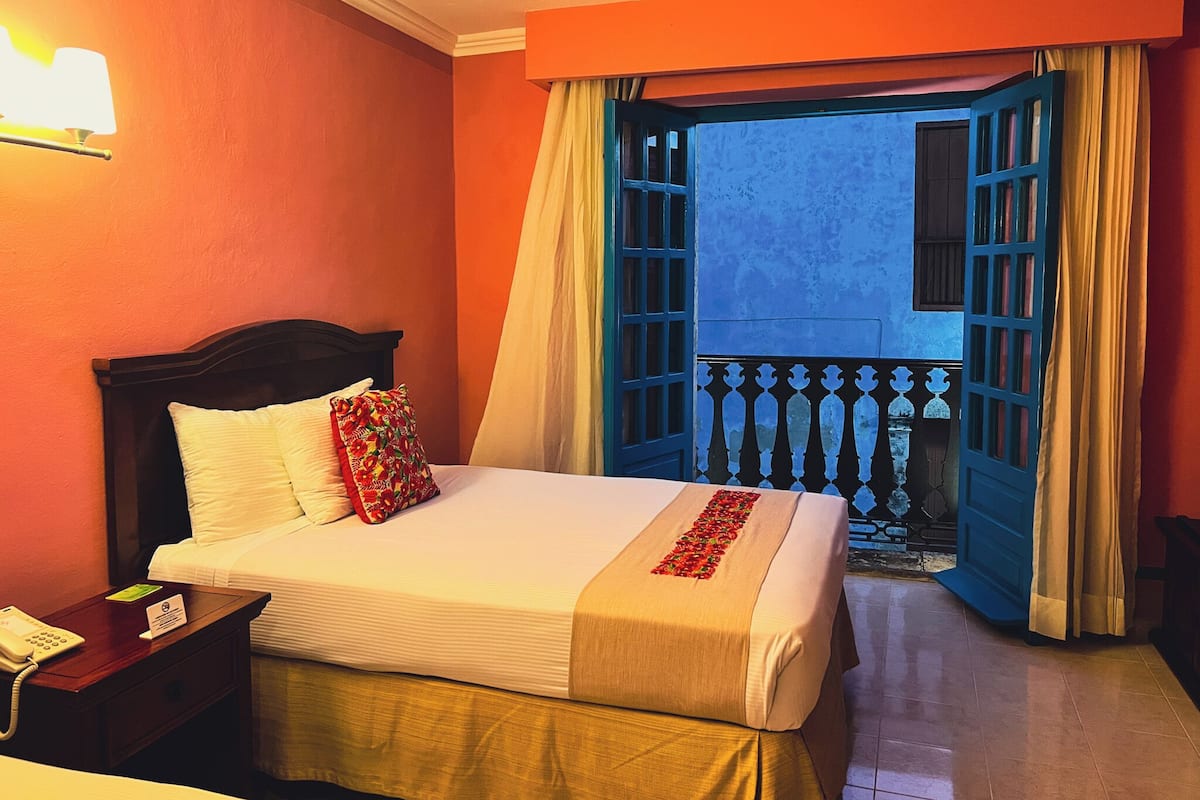 1 bedroom, in-room safe, desk, blackout curtains