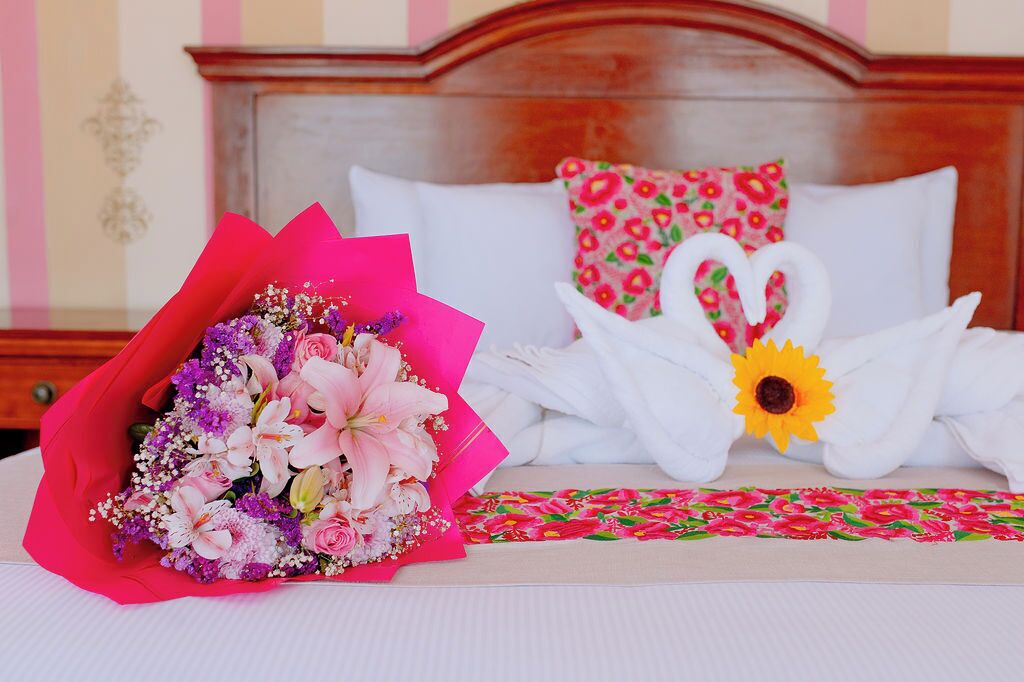 Suite – junior, 1 kingsize-seng | Safe på rommet, skrivebord, blendingsgardiner og lydisolert