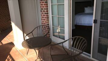 Superior Room, 1 King Bed, Balcony | Balcony