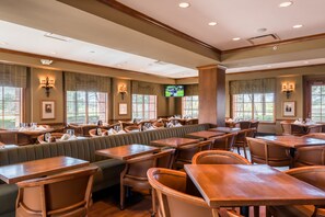 Breakfast, lunch and dinner served - The Glen Club (Glenview)