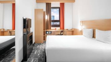 Standard Room, 1 Double Bed | Premium bedding, down duvets, in-room safe, desk