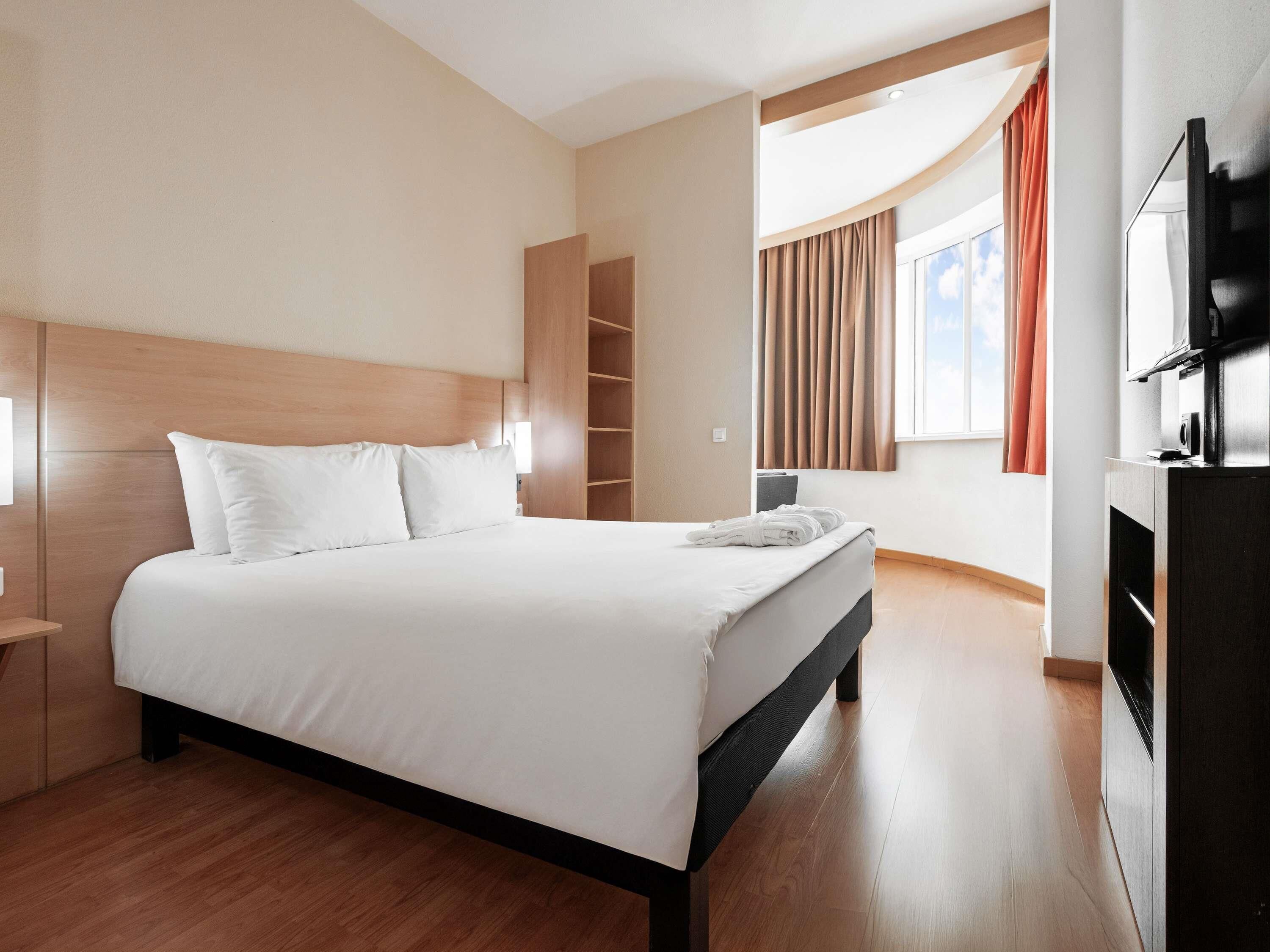 Luxury Room, Multiple Beds, City View | Premium bedding, down comforters, in-room safe, desk