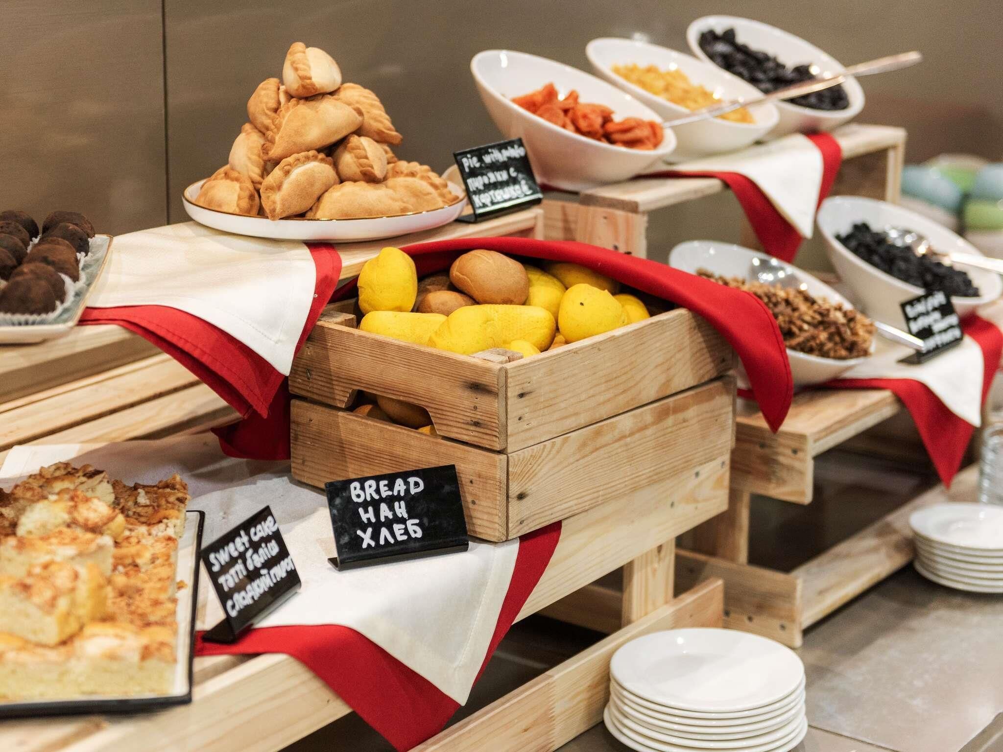 Daily buffet breakfast for a fee