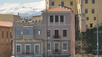 Fachada de la propiedad