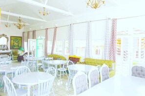 Memory foam beds, individually furnished, soundproofing, free WiFi - Hotel Ivania's (Masaya)