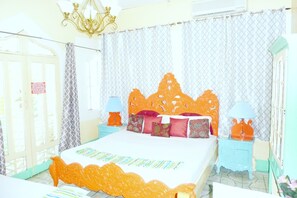 Memory foam beds, individually furnished, soundproofing, free WiFi - Hotel Ivania's (Masaya)