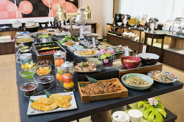 Daily buffet breakfast for a fee