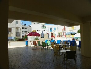 Terrace/patio - Sea 'n Lake View Hotel Apartments (Larnaca)